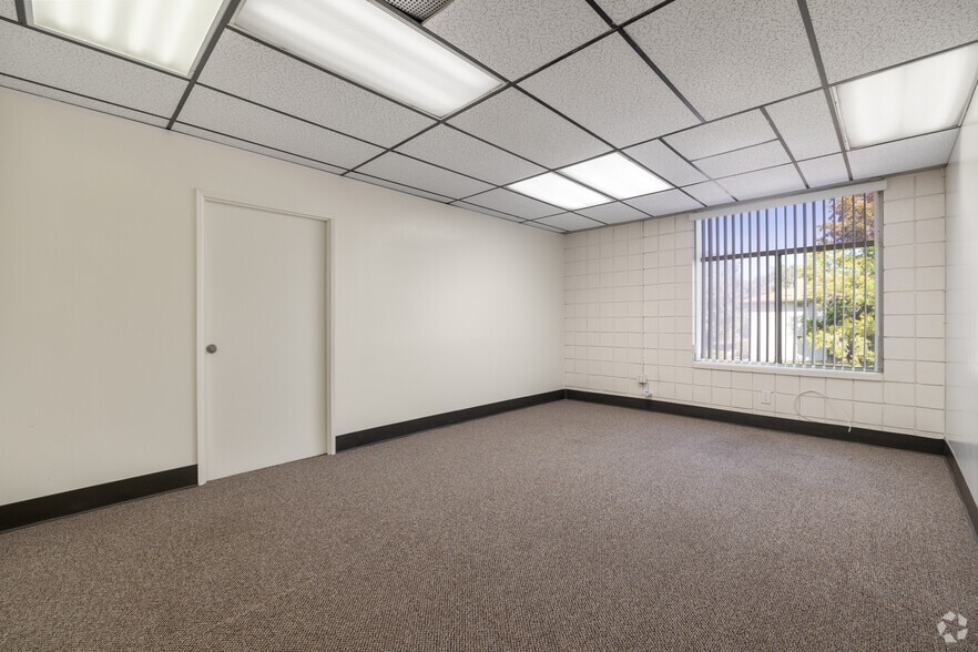 More Photos Of 4045 Bonita Rd, Bonita Office For Lease