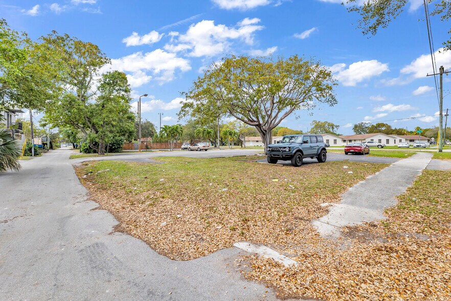 More Photos Of 5912 Tyler Street, Hollywood Land For Sale