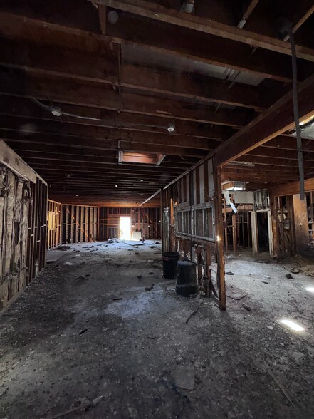 More Photos Of 311 N Indian Canyon Dr, Palm Springs General Retail For Sale