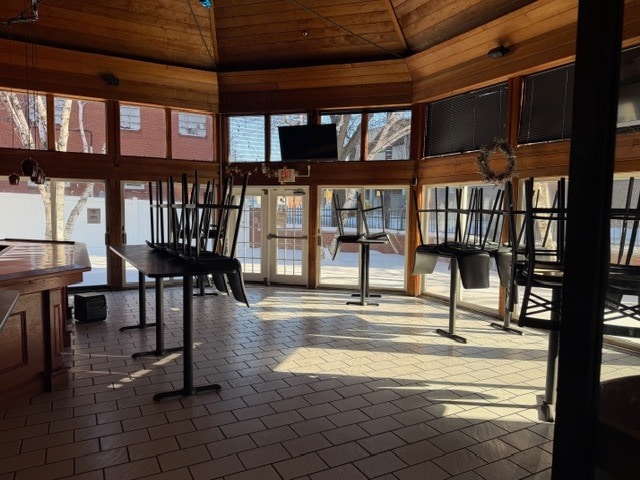 More Photos Of 1173-1181 Elm St, Manchester Multifamily For Lease