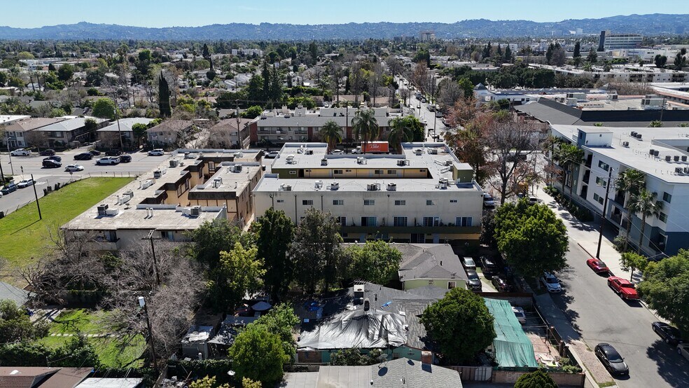 More Photos Of 7222 Tyrone Ave, Van Nuys Land For Sale