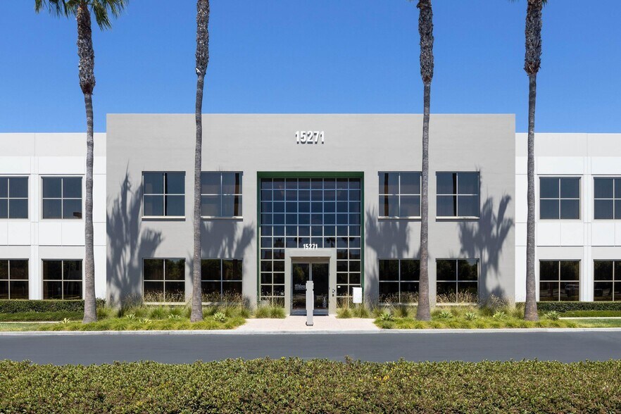 More Photos Of 46 Discovery, Irvine Unknown For Lease