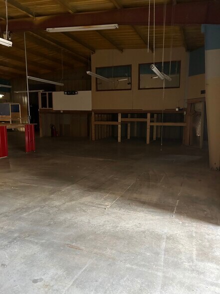 More Photos Of 1575 Roadrunner, Camp Verde Distribution For Lease