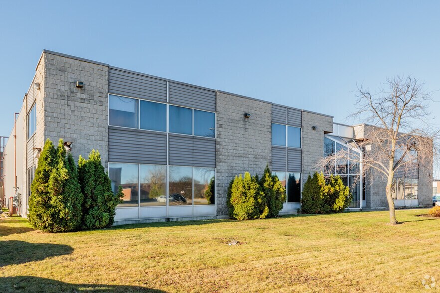 Primary Photo Of 850 Av Selkirk, Pointe-claire Warehouse For Sale