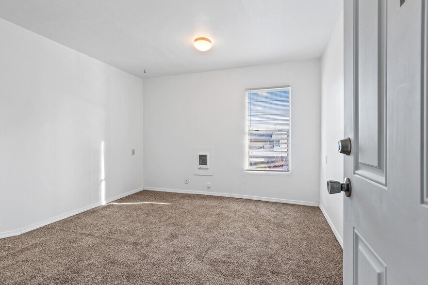 More Photos Of 1833 C St, Washougal Apartments For Sale