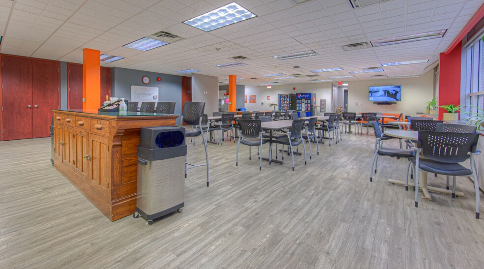 More Photos Of 100 Erb St E, Waterloo Office For Sale