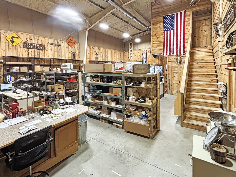 More Photos Of 350-352 E Bridge St, Hotchkiss Office For Lease