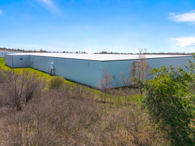 More Photos Of 1250 Commerce Dr, Farwell Manufacturing For Sale