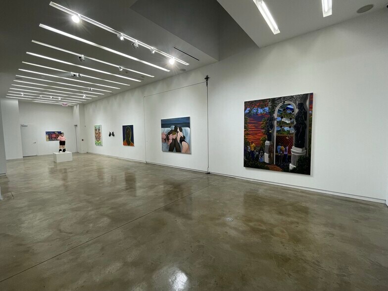 More Photos Of 219 N Elizabeth St, Chicago Showroom For Sale