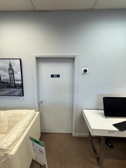 More Photos Of 7979 Pines Blvd, Pembroke Pines Storefront Retail Office For Sale