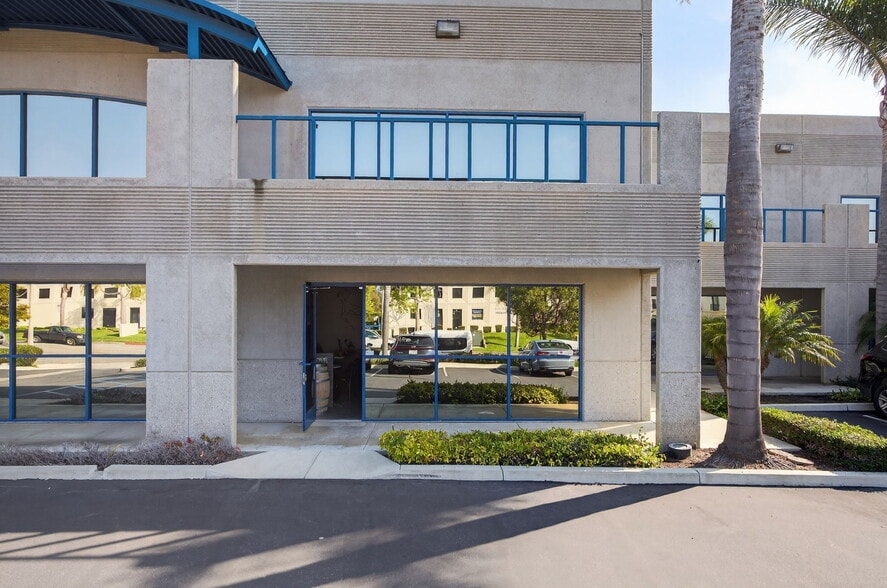 More Photos Of 4517 Market St, Ventura Light Distribution For Sale