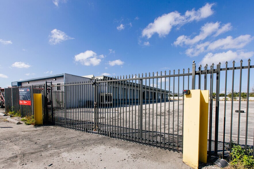 More Photos Of 11700 NW 36th Ave, Miami Warehouse For Lease