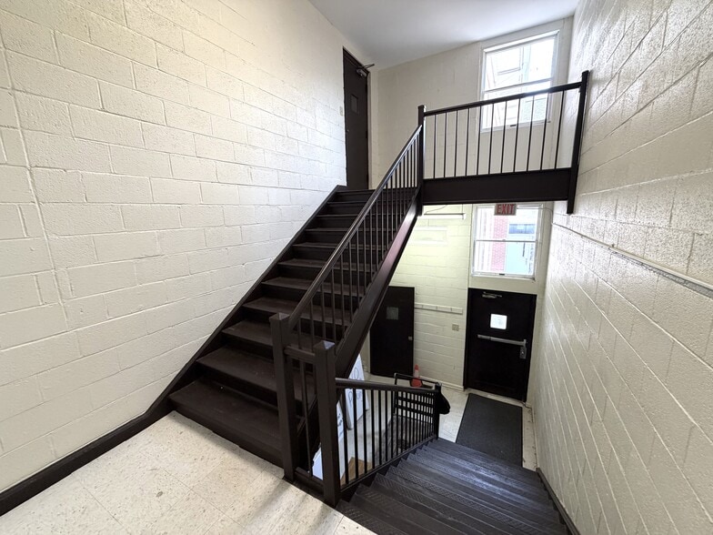 More Photos Of 3901 Raeford Rd, Fayetteville Religious Facility For Lease