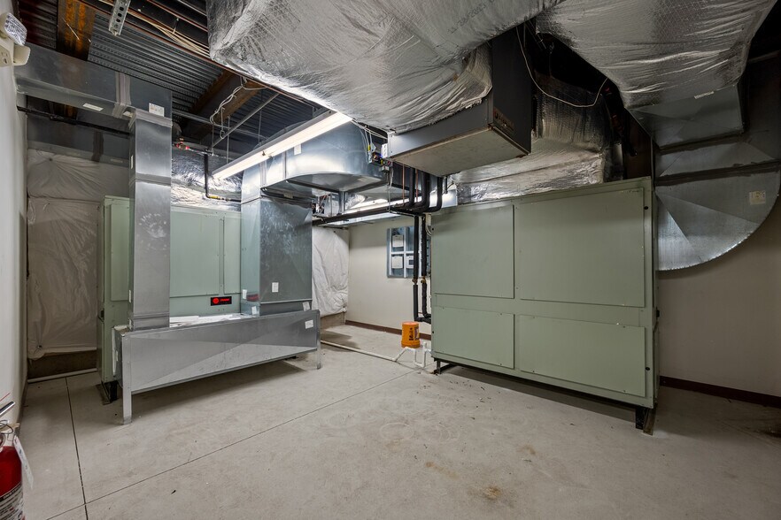 More Photos Of 3020 Orchard Park Rd, Buffalo Office For Sale