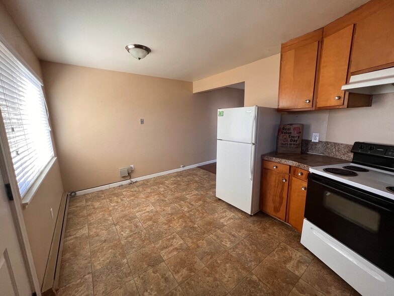 More Photos Of 271 Clay St E, Monmouth Apartments For Sale