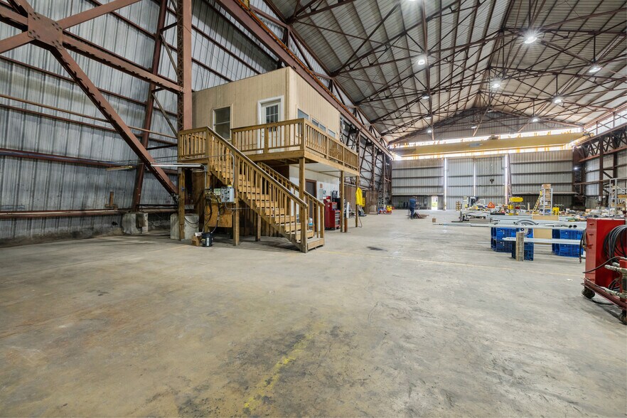 More Photos Of 12050 Proctor St, Houston Warehouse For Lease