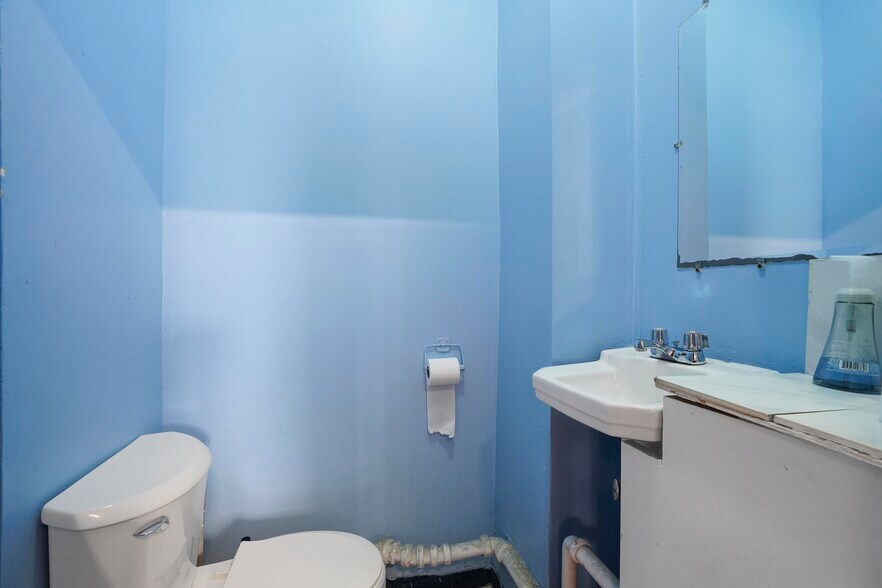 More Photos Of 1890 W 6th St, Brooklyn Storefront Retail Residential For Sale