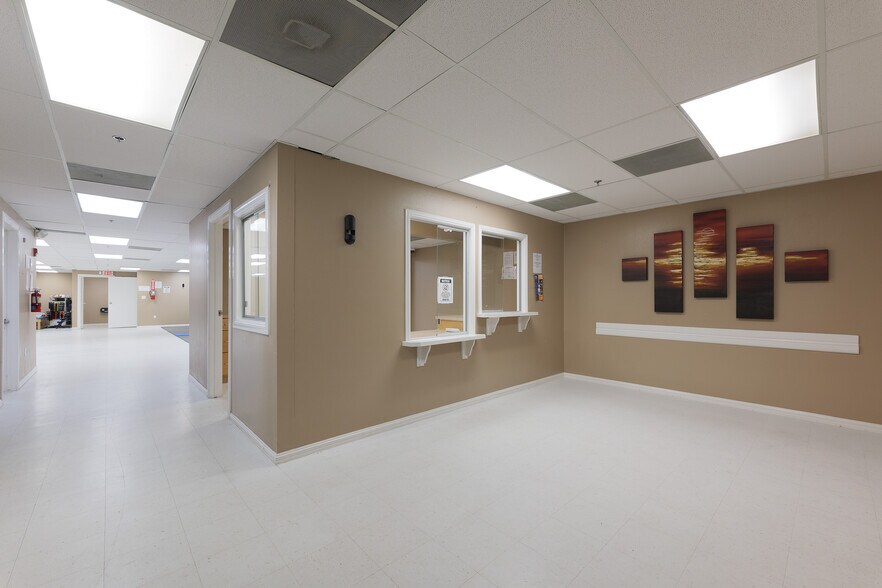 More Photos Of 305 Expressway 83, Mission Medical For Lease