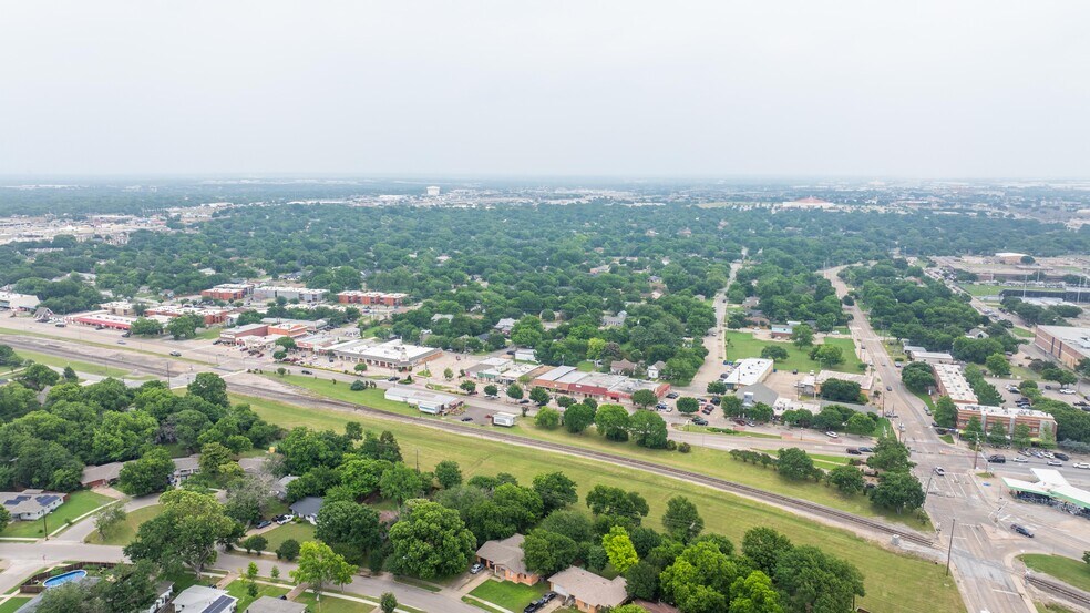 More Photos Of 200 N Main St, Duncanville Storefront Retail Office For Sale
