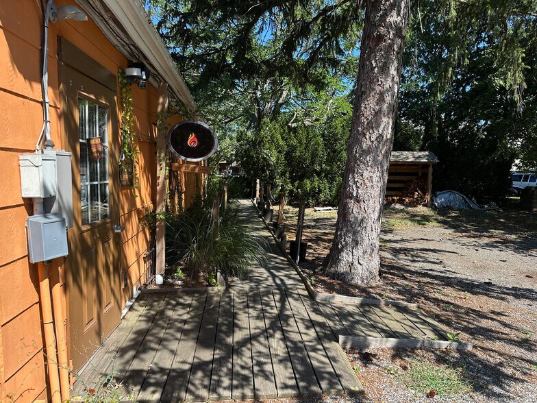 More Photos Of 5812 Route 202, Lahaska Office For Sale