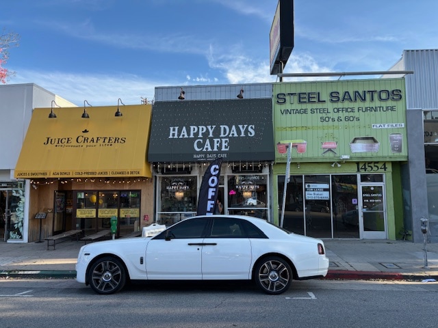 More Photos Of 14550-14554 Ventura Blvd, Sherman Oaks Storefront For Lease