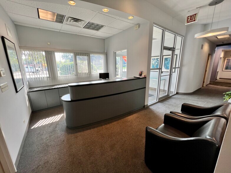 More Photos Of 2600 Gross Point Rd, Evanston Loft Creative Space For Sale