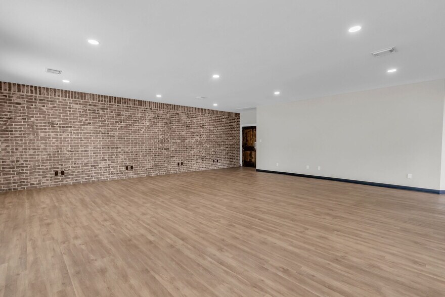 More Photos Of 907 Otto St, Brookshire Loft Creative Space For Sale