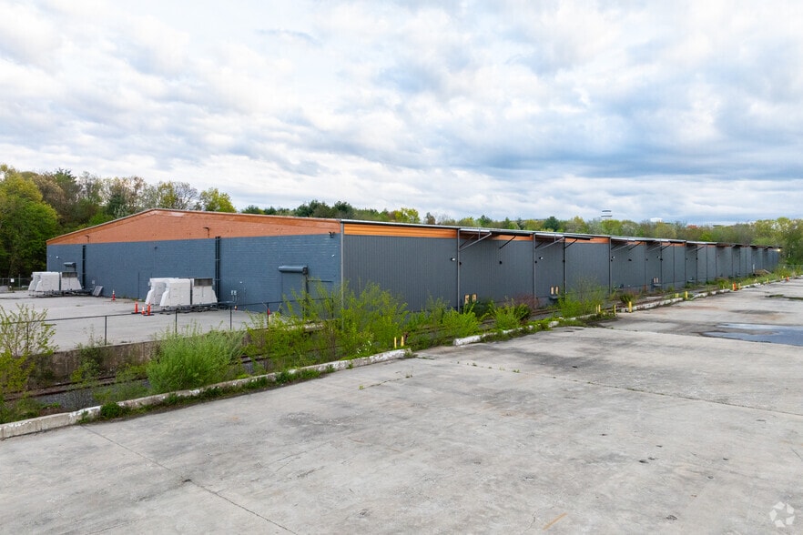 More Photos Of 208 North St, Foxborough Warehouse For Lease