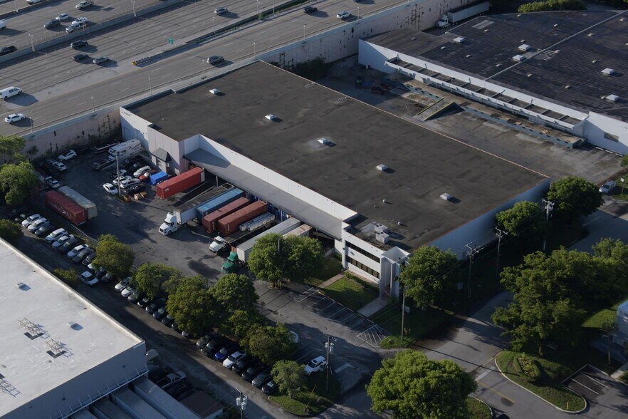 More Photos Of 1325 NW 78th Ave, Doral Warehouse For Lease