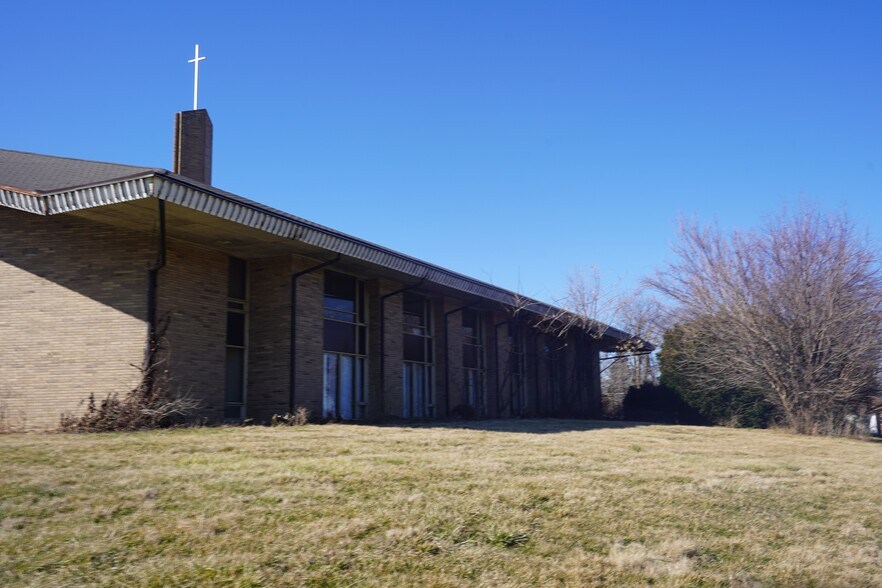 More Photos Of 206 Emerling Dr, Saint Louis Religious Facility For Sale