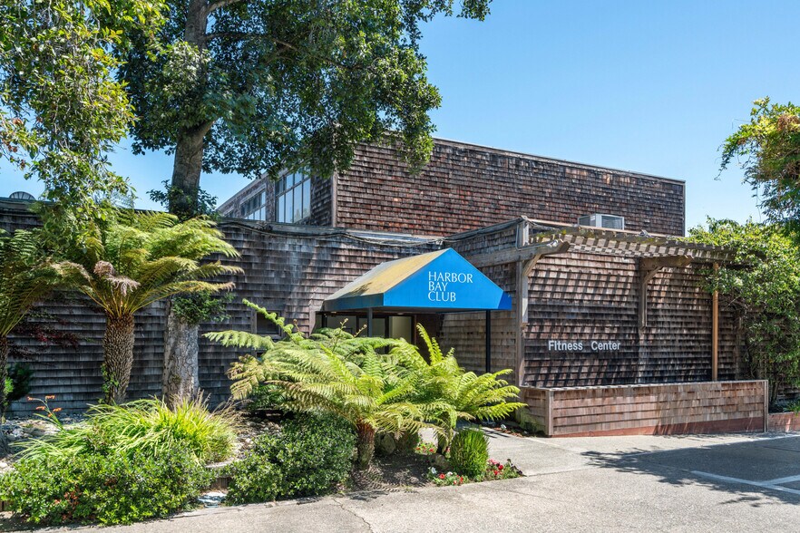 More Photos Of 200 Packet Landing Rd, Alameda Health Club For Sale
