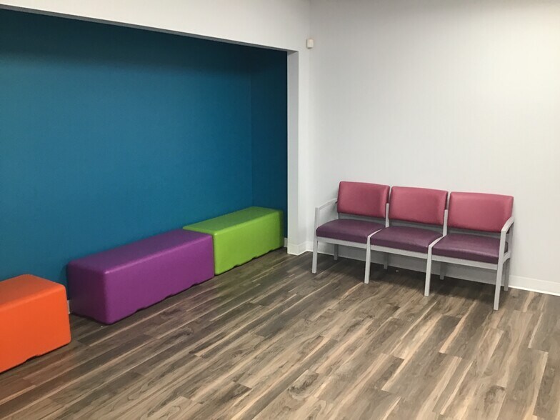 More Photos Of 3 Executive Ct, South Barrington Medical For Lease