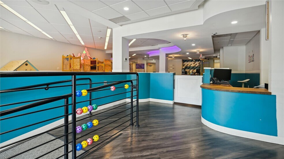 More Photos Of 707-709 8th St SE, Washington Storefront Retail Office For Sale