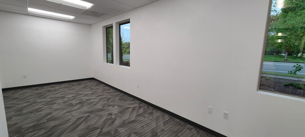 More Photos Of 2025 Madrona Ave SE, Salem Office For Lease