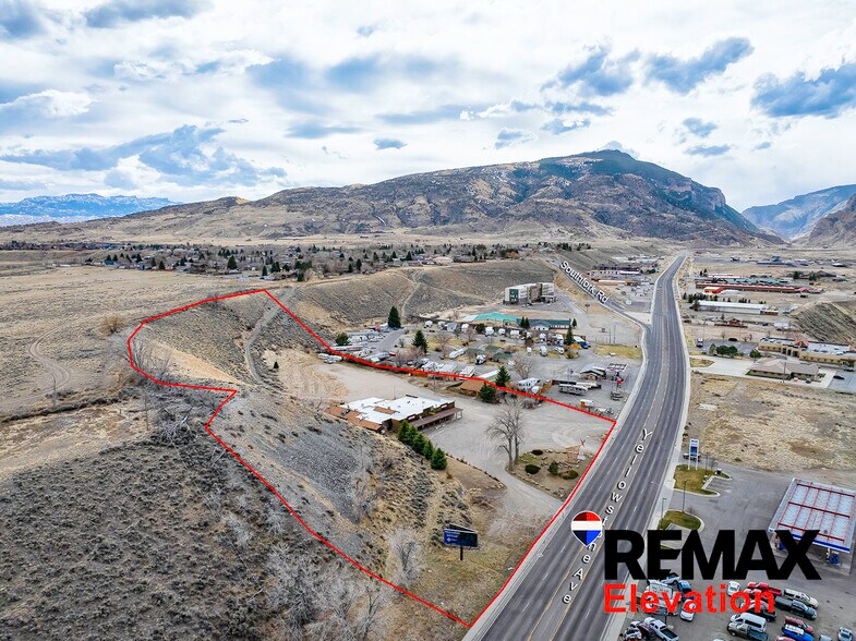 More Photos Of 214 Yellowstone Ave, Cody Bar For Sale