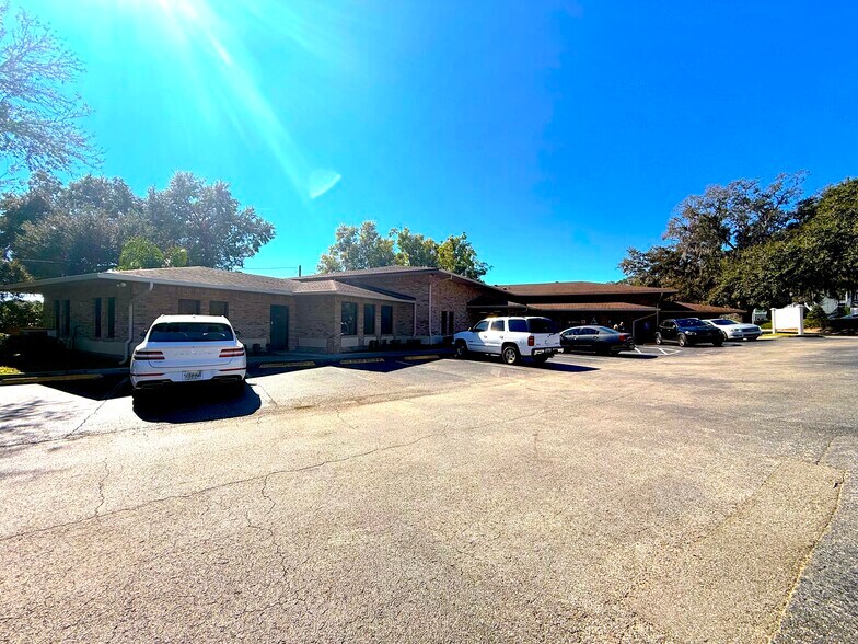 Primary Photo Of 3861 Oakwater Cir, Orlando Medical For Sale