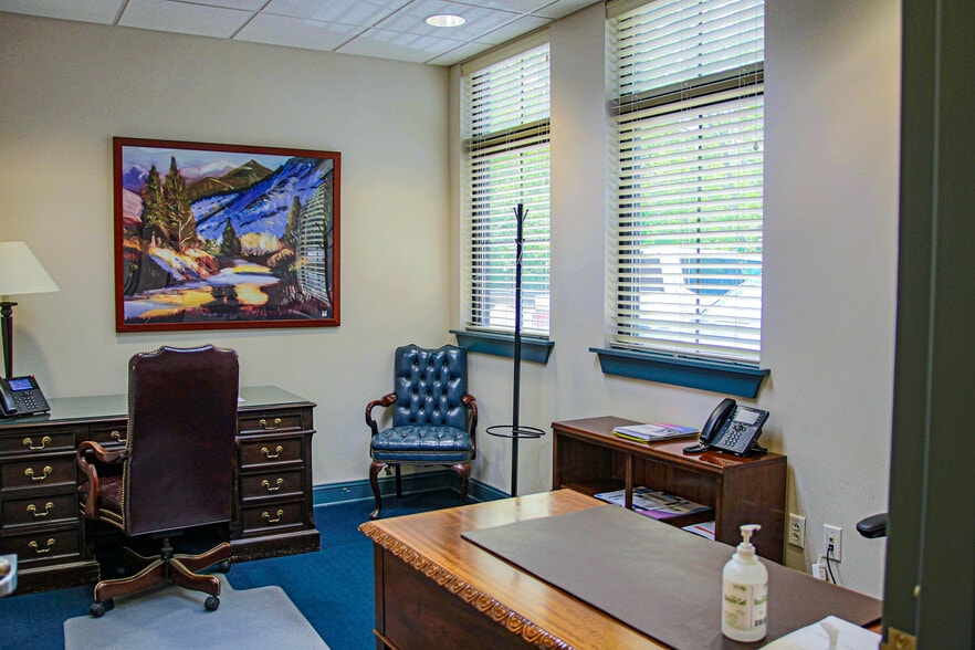More Photos Of 600 Julian Ln, Arden Medical For Sale