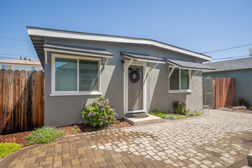 More Photos Of 124 N Vista Bonita Ave, Glendora Apartments For Sale