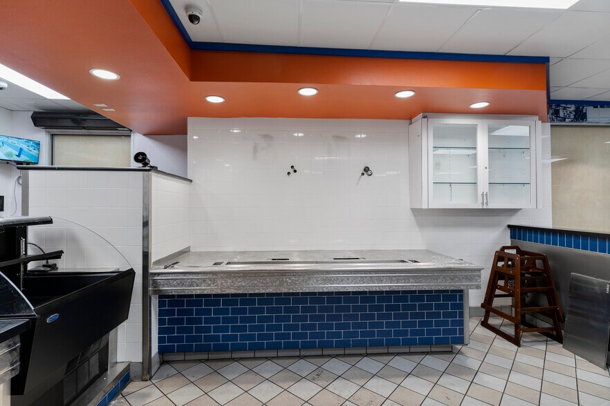 More Photos Of 535 Marks St, Henderson Fast Food For Lease