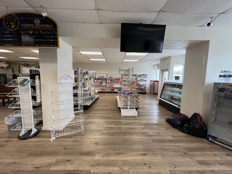 More Photos Of 2155 N 700 W, Arlington Storefront For Sale
