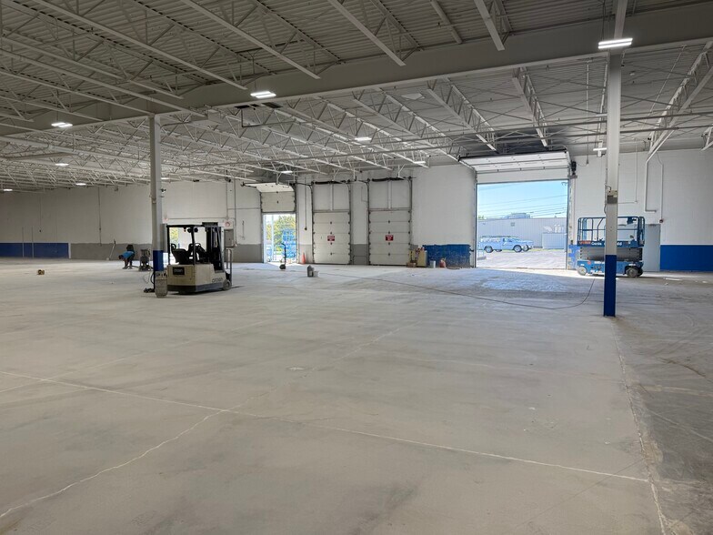 More Photos Of 815 S Brown School Rd, Vandalia Warehouse For Lease