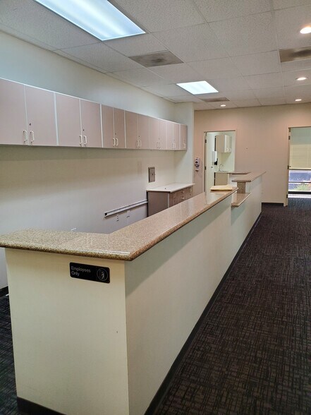 More Photos Of 5000 Overland Ave, Culver City Office For Sale