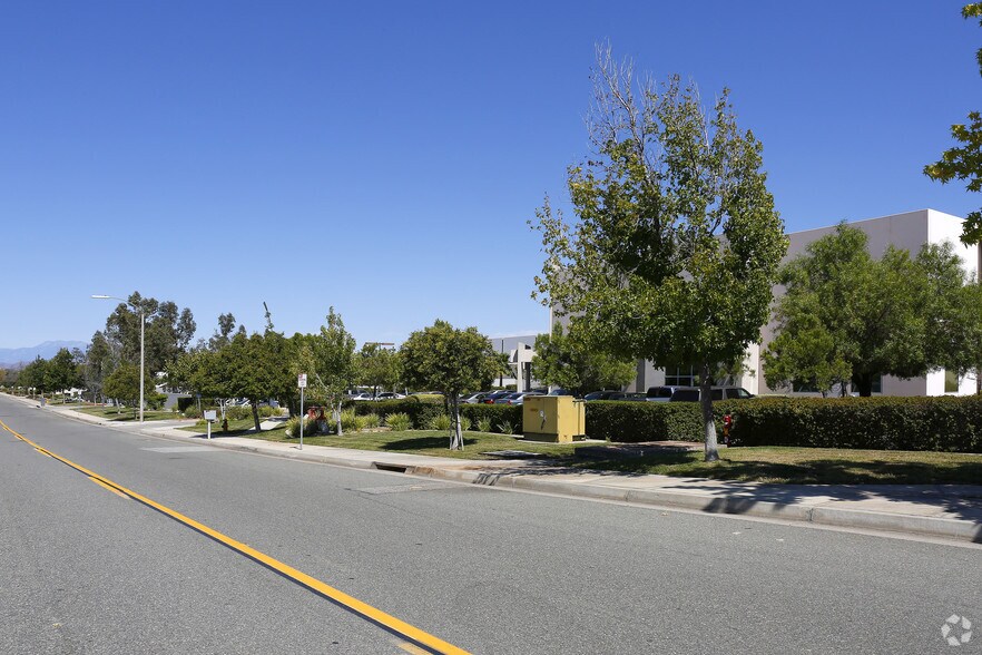 More Photos Of 42210 Zevo Dr, Temecula Warehouse For Sale