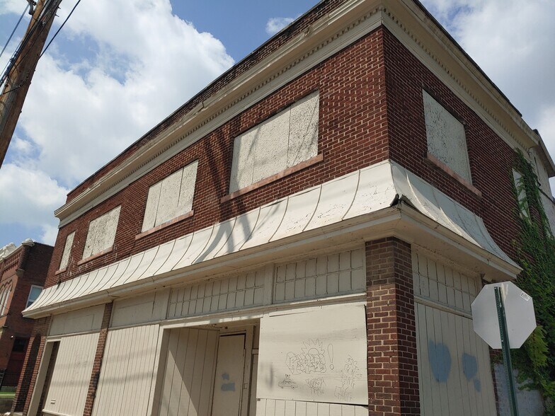 More Photos Of 1010-1016 E Main St, Columbus Storefront Retail Residential For Sale