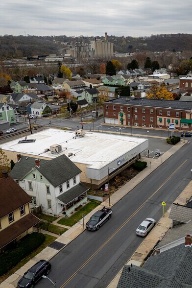 More Photos Of 1620 Main St, Northampton Drugstore For Lease