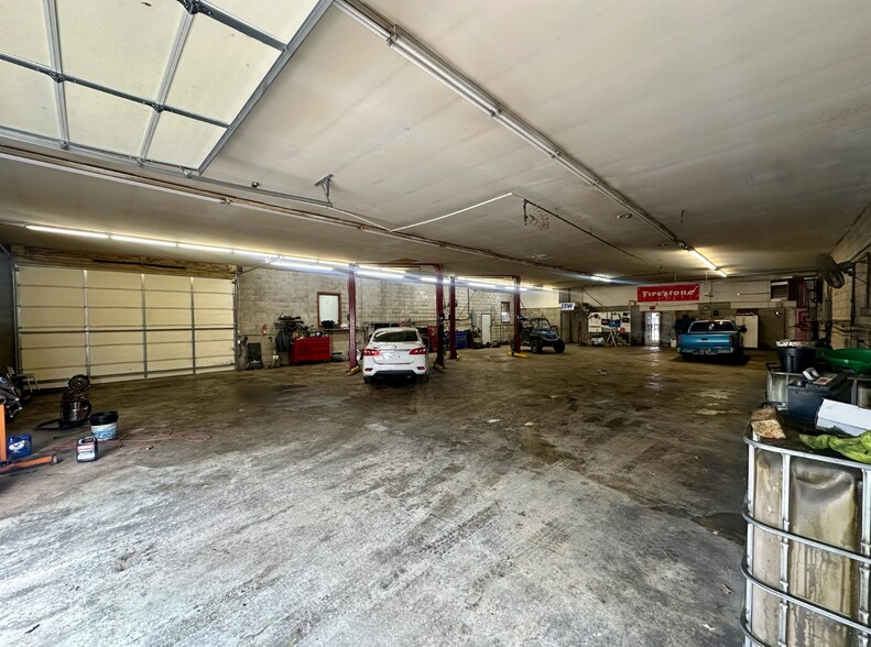 More Photos Of 430 Carthage Rd, Red Boiling Springs Industrial For Sale