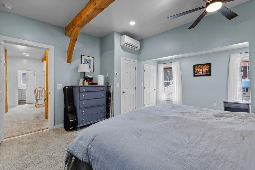 More Photos Of 180 Main St, North Woodstock Hotel For Sale