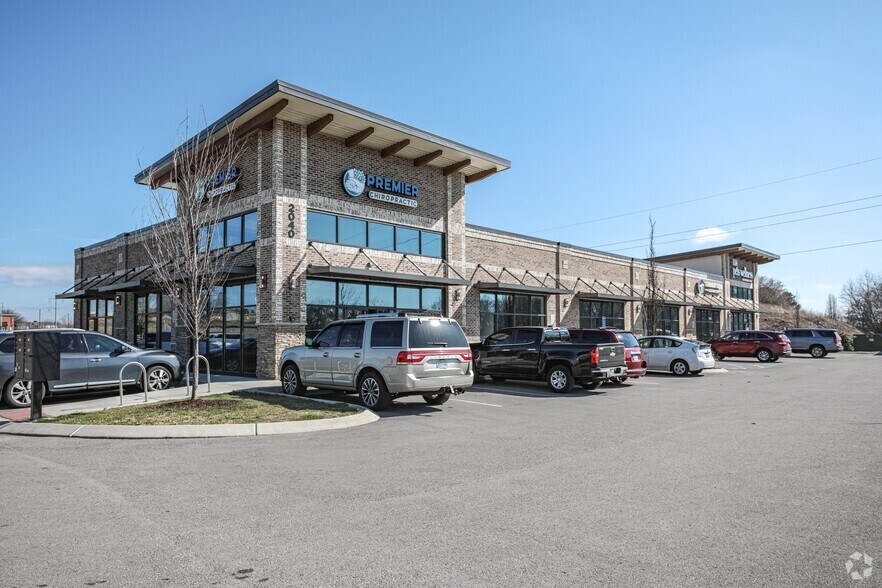 More Photos Of 2040 Reserve Blvd, Spring Hill Freestanding For Lease