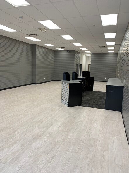 More Photos Of 1976 Lime Kiln Rd, Bellevue Freestanding For Lease