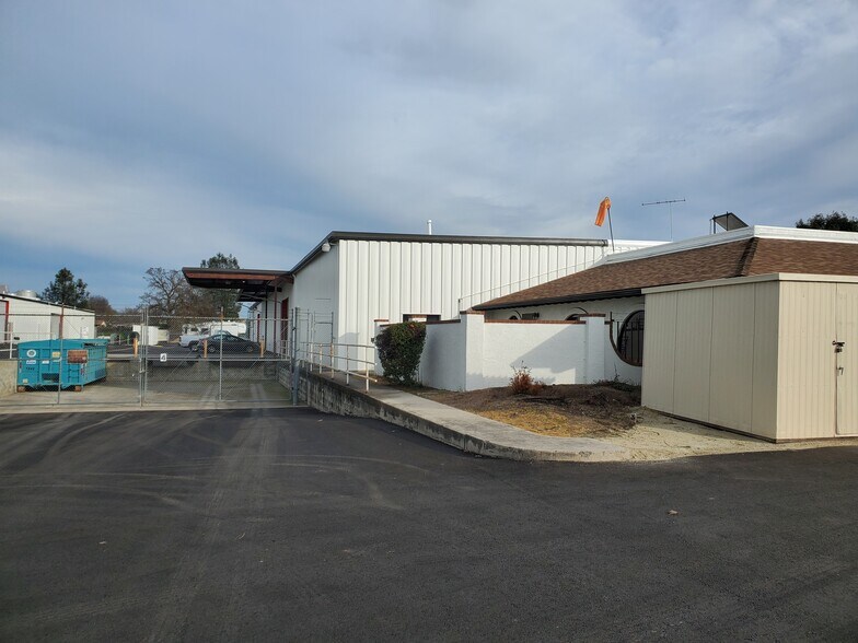More Photos Of 1750 Commerce Way, Paso Robles Industrial For Sale